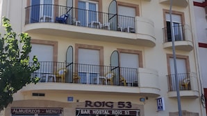 Fachada de la propiedad
