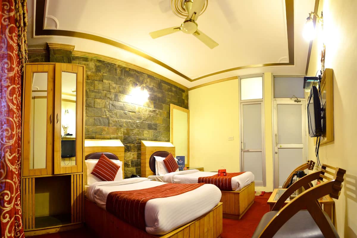 Double or Twin Room | Free WiFi