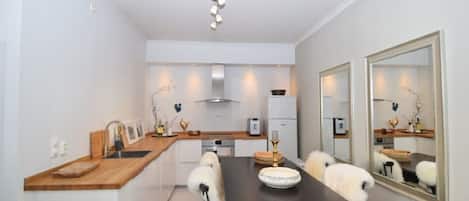 아파트, 침실 2개 | 전용 주방 | 냉장고, 전자레인지, 오븐, 식기 세척기