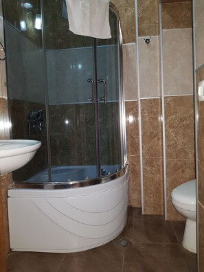 Bathroom - Hotel Danisimo (Tbilisi)