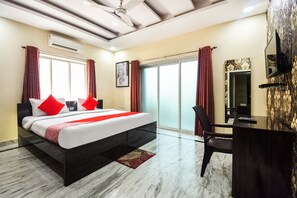Double or Twin Room | Free WiFi, bed sheets - OYO 12819 The Olive (Barasat)