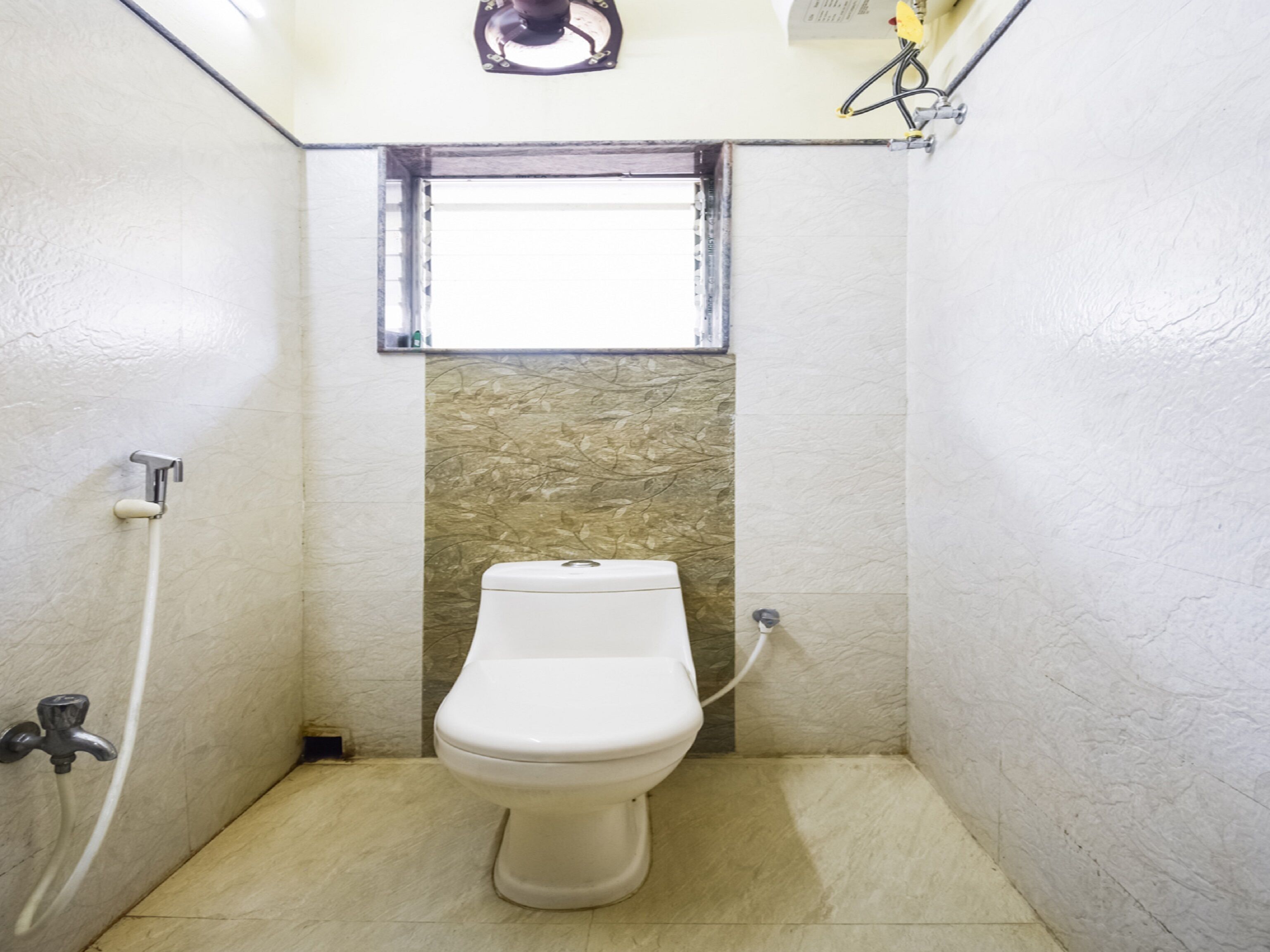 Double or Twin Room | Bathroom | Shower, rainfall showerhead, free toiletries, towels