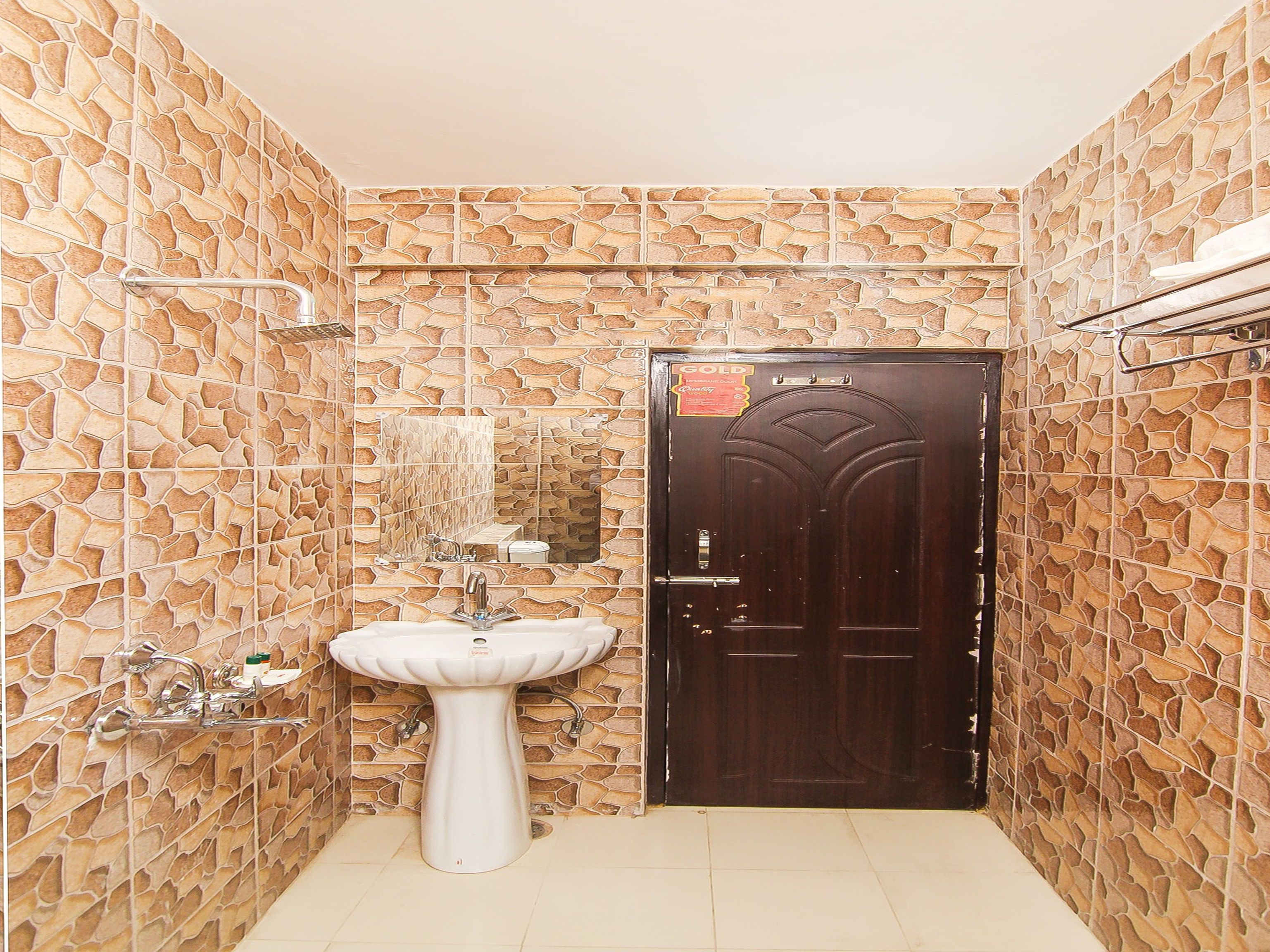 double or twin room | bathroom | shower, rainfall showerhead, free toiletries, towels