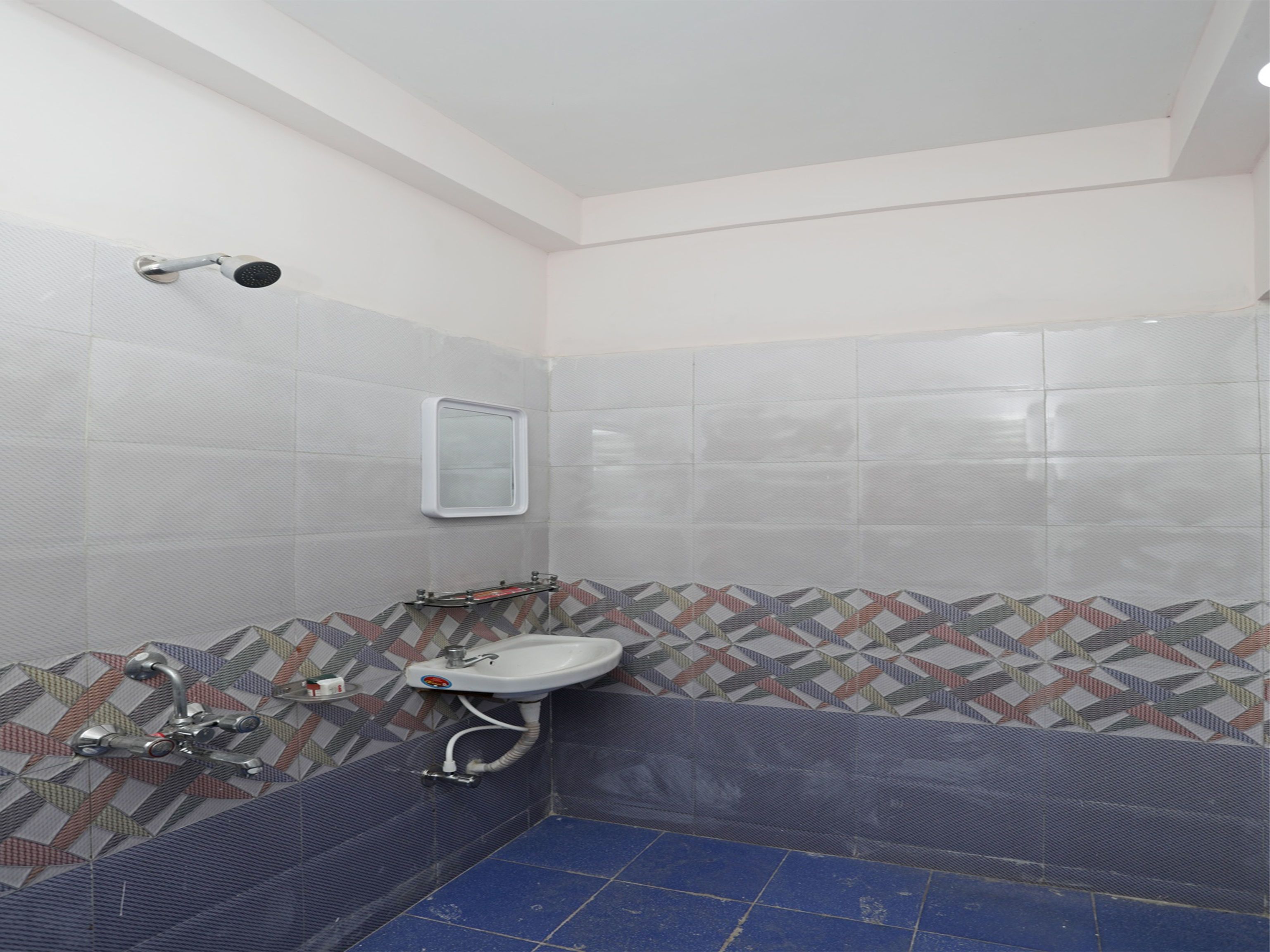 double or twin room | bathroom | free toiletries, towels