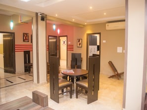 Restaurant - OYO 6356 Urban Guest House (Alipur)
