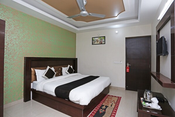 Free WiFi, bed sheets