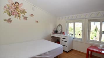 Apartment, 4 Bedrooms | 1 bedroom, free WiFi
