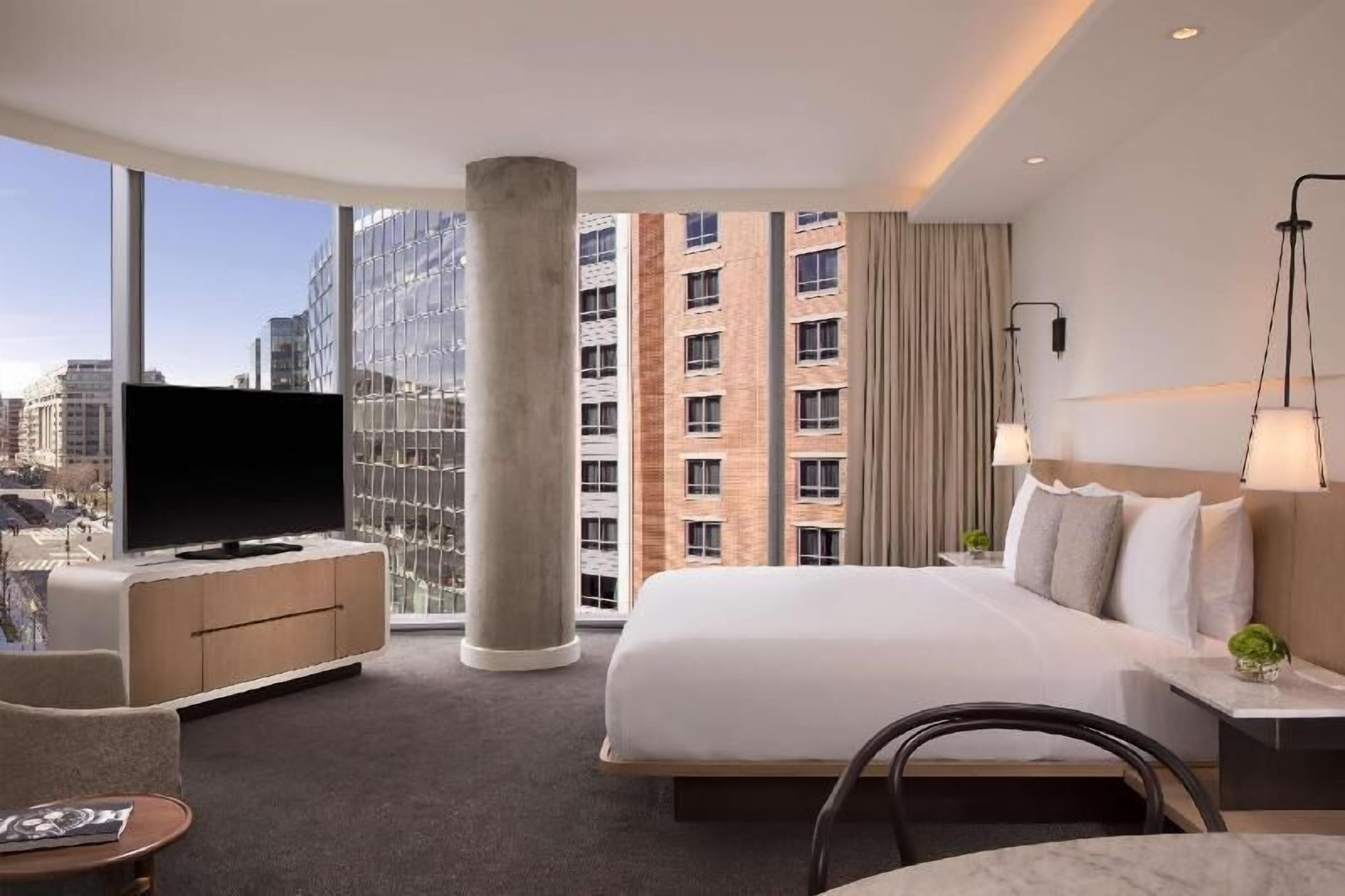 Frette Italian sheets, premium bedding, pillow-top beds, minibar