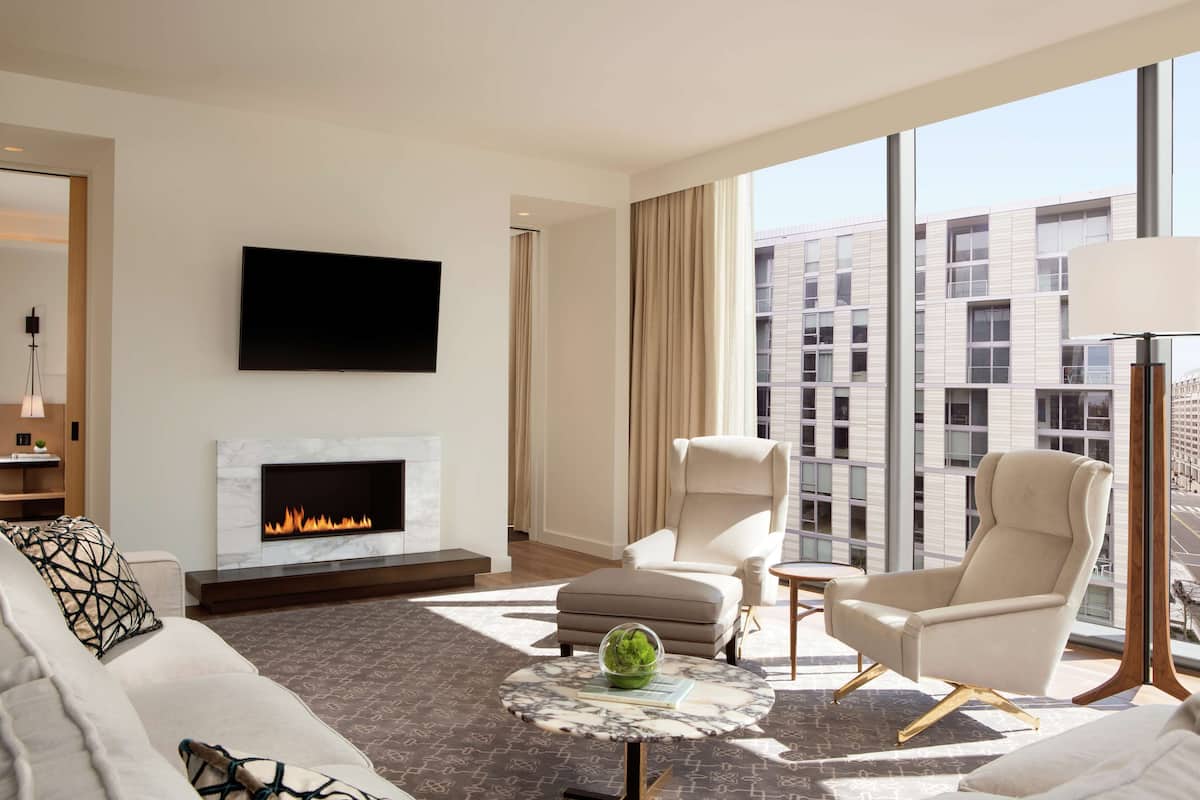 Diplomat Suite, 1 Bedroom | Living area | LED TV, Netflix, iPod dock, offices