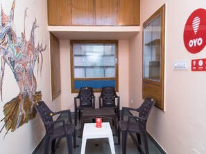 Habitación con 1 cama matrimonial o 2 individuales | Área de sala de estar