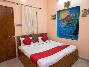Double or Twin Room - OYO 14227 Home Lake View Stay Brahmpol (Udaipur)