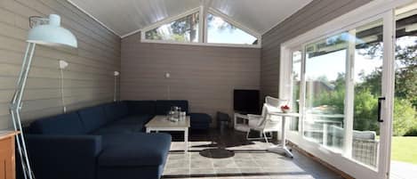 Apartemen, 5 kamar tidur | Ruang keluarga | TV layar datar