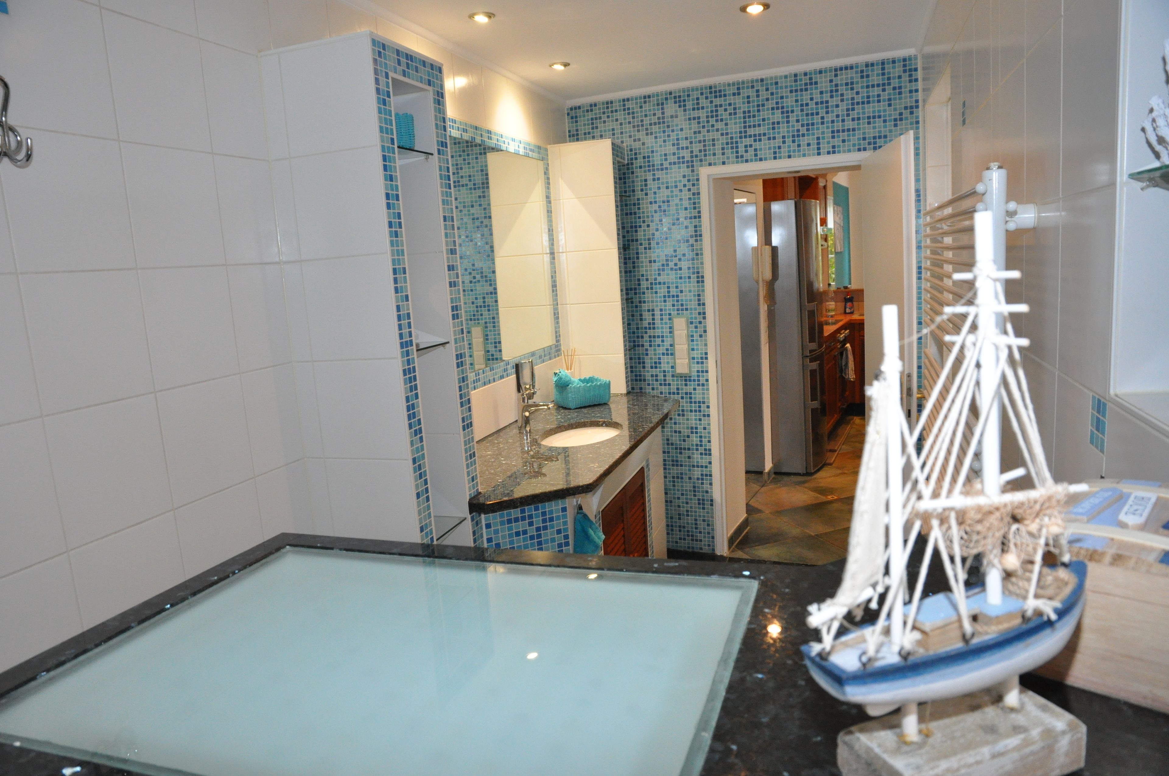 Leilighet – comfort, 2 soverom, ikke-røyk, terrasse | Bad | Hårføner, tøfler, håndklær og såpe