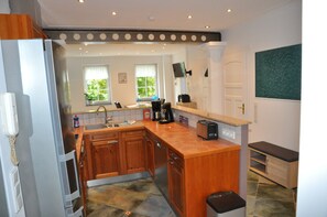 Comfort-Apartment, 2 Schlafzimmer, Nichtraucher, Terrasse | Eigene Küche | Großer Kühlschrank, Mikrowelle, Ofen, Herdplatte