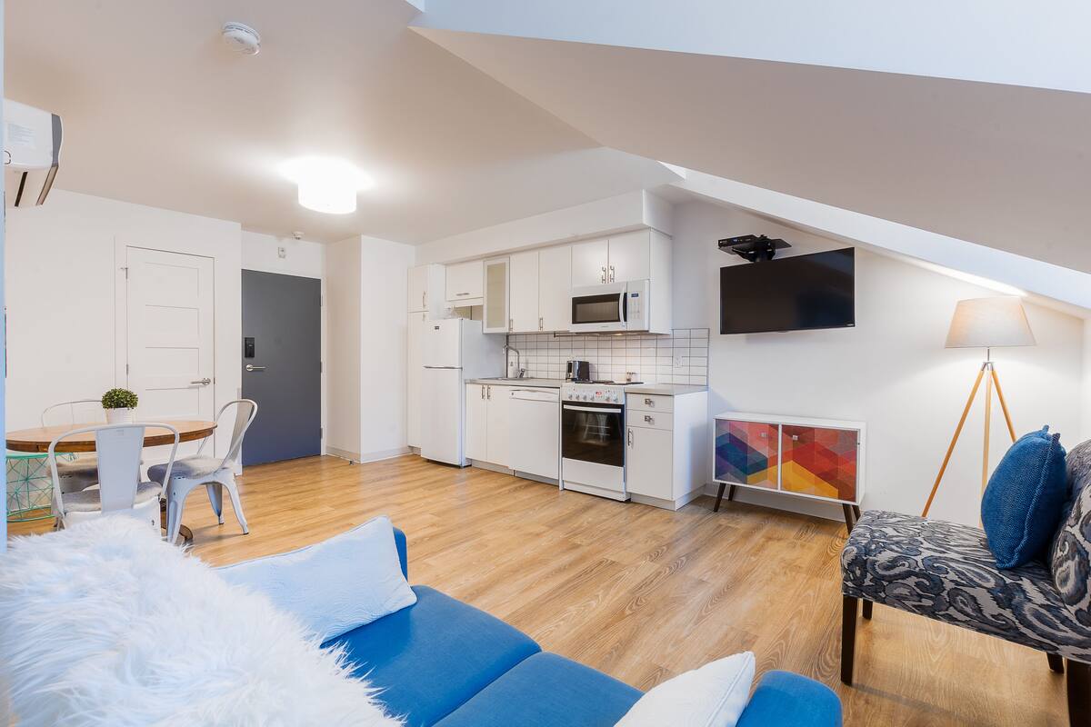 Loft B301 | Travel cot, free WiFi, bed sheets