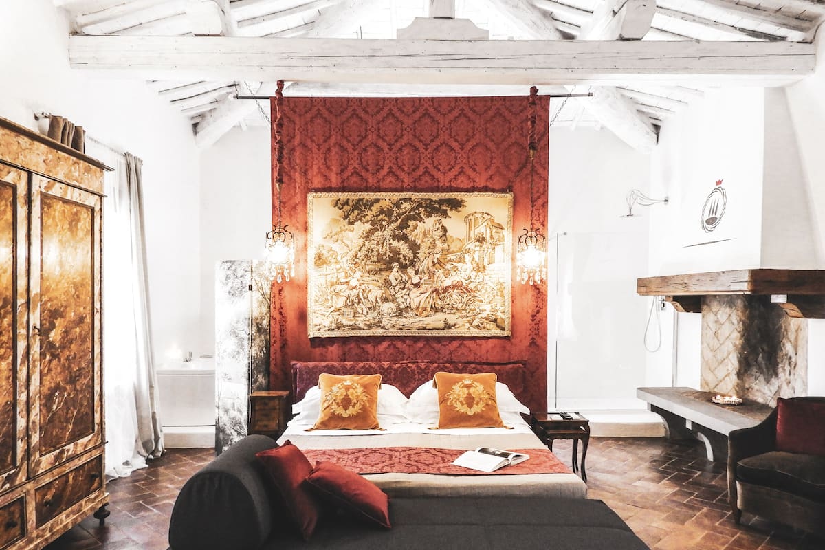 Executive Double Room, 1 King Bed, Non Smoking | Premium bedding, down duvets, in-room safe, individually decorated