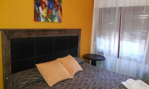 Iron/ironing board, free WiFi - Posada Alpenrose Neu (Villa Carlos Paz)