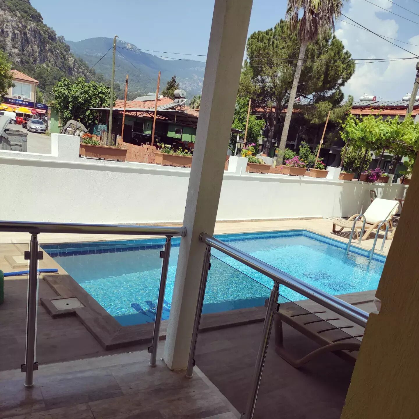 حمام سباحة