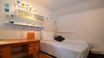 1 bedroom, iron/ironing board, free WiFi