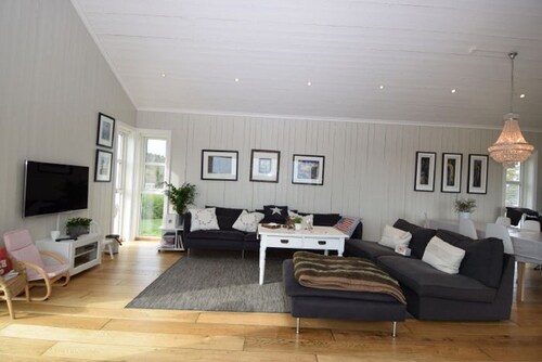 Solferie Holiday Home Bordalssvingen