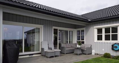 Solferie Holiday Home Bordalssvingen