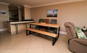 Luxury Duplex, 2 Bedrooms, Beach View, Beachside | In-room dining - 1 Bedroom Luxury Apartment (Durban)