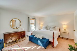 3 slaapkamers, een strijkplank/strijkijzer, internet, beddengoed