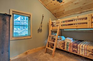 3 chambres, lit de bébé portatif, accès à Internet, literie fournie