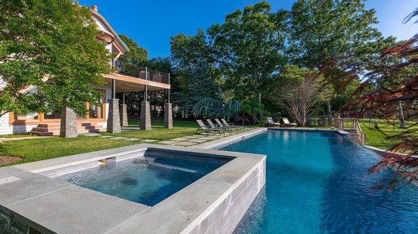 A heated pool - Luxury Custom Home, Water Views, Access to Private Bay Beach and Marina (East Hampton)
