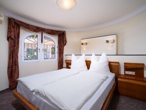 4 bedrooms, travel crib, free WiFi