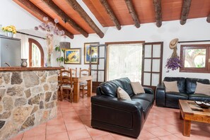 TV, DVD player, stereo - CASA ANGELA - Villa with private pool Free WiFi (Capdepera)