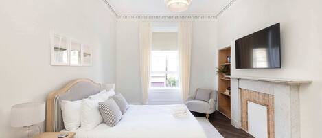 3 多间卧室、熨斗/熨衣板、WiFi、床单