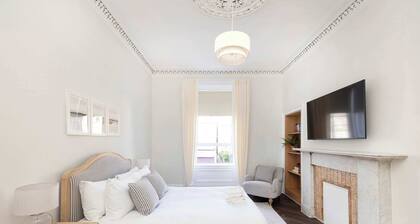 Chic 3BR Apartment on Leith Walk