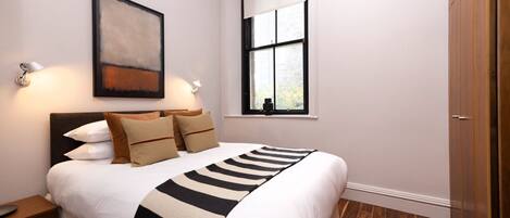 2 dormitoris, planxa i posts de planxar i wifi