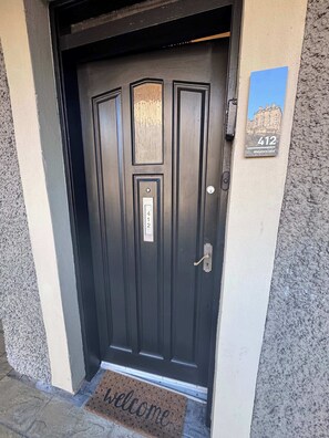 Exterior detail - Vibrant Apartment in Edinburgh’s Old Town (Edinburgh)