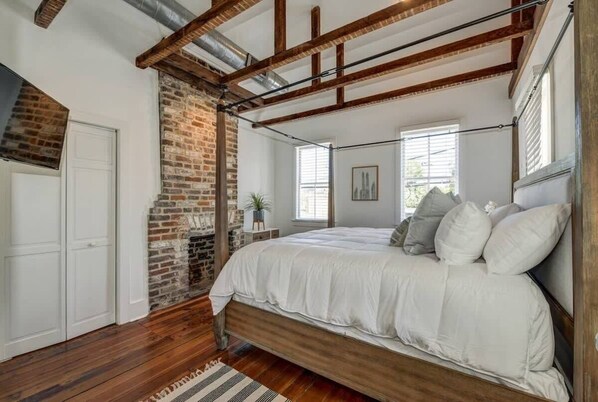 4 bedrooms, iron/ironing board, travel cot, WiFi