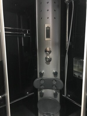 Appartement, 1 slaapkamer, keuken | Badkamer met douche