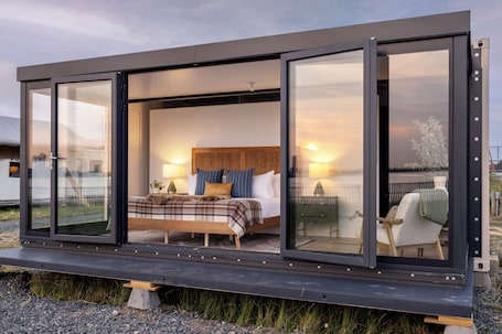 The Observatory Suite. Collective Retreats Governors Island