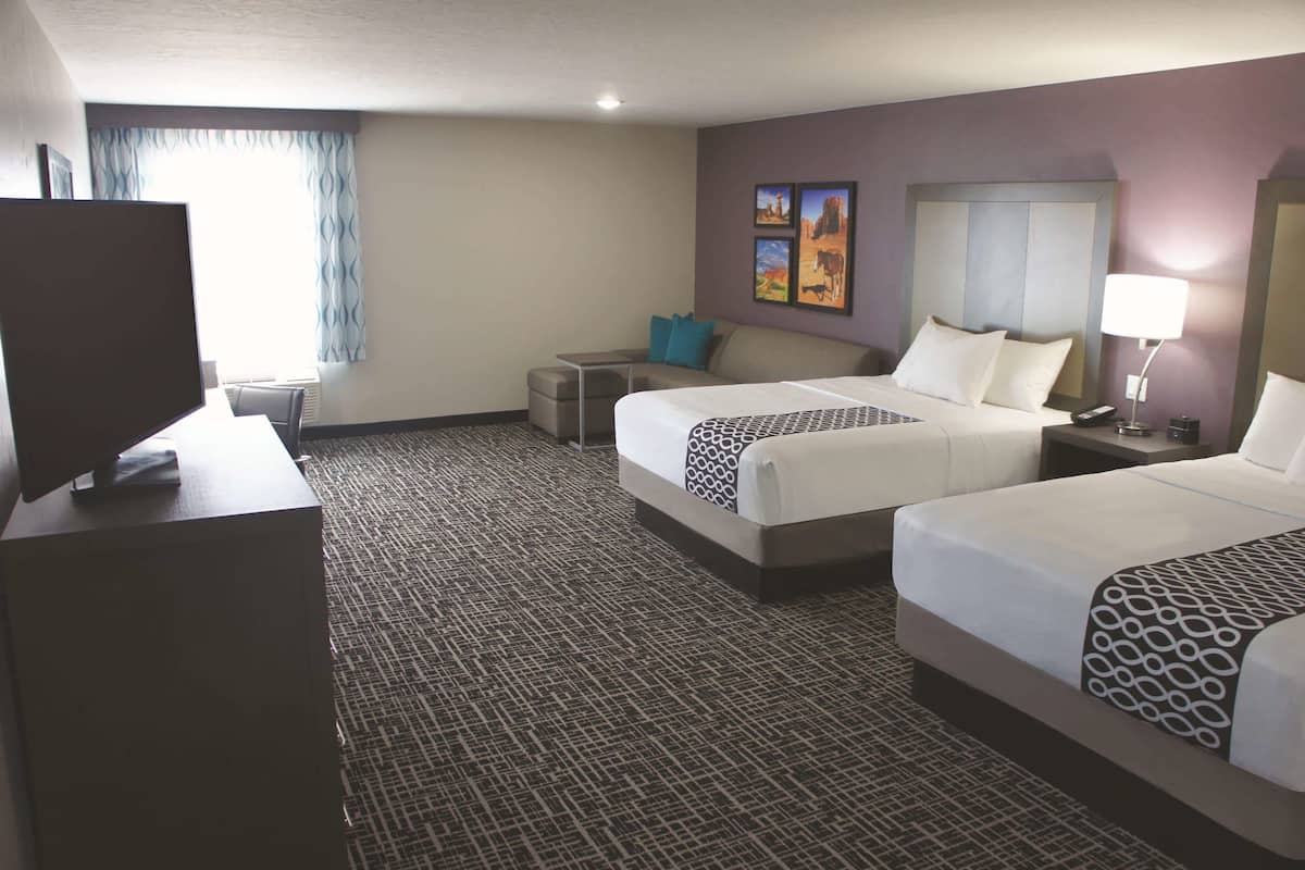 Habitación ejecutiva, 2 camas Queen size, para no fumadores | Ropa de cama de alta calidad y tabla de planchar con plancha