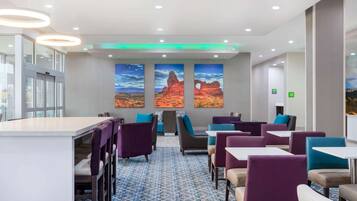 Tägliches inbegriffenes Frühstück zum Mitnehmen