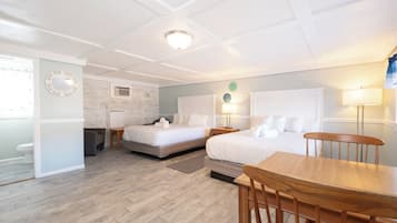 Deluxe Two Queen | Wi-Fi gratis dan seprai linen