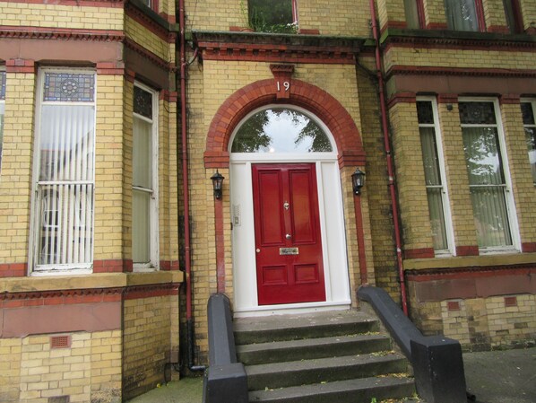 Property entrance - No 1 (Liverpool)