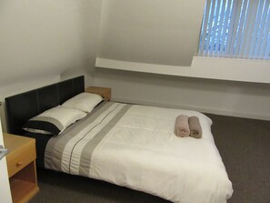 1 bedroom, iron/ironing board, free cribs/infant beds, free WiFi - No 5 (Liverpool)