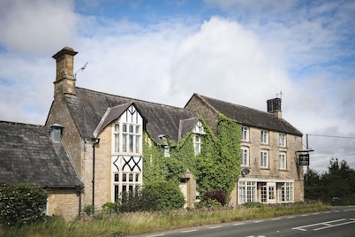 Merrymouth Inn