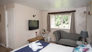 Kamar Keluarga, pemandangan kebun | 1 kamar tidur, meja kerja, dan setrika/meja setrika