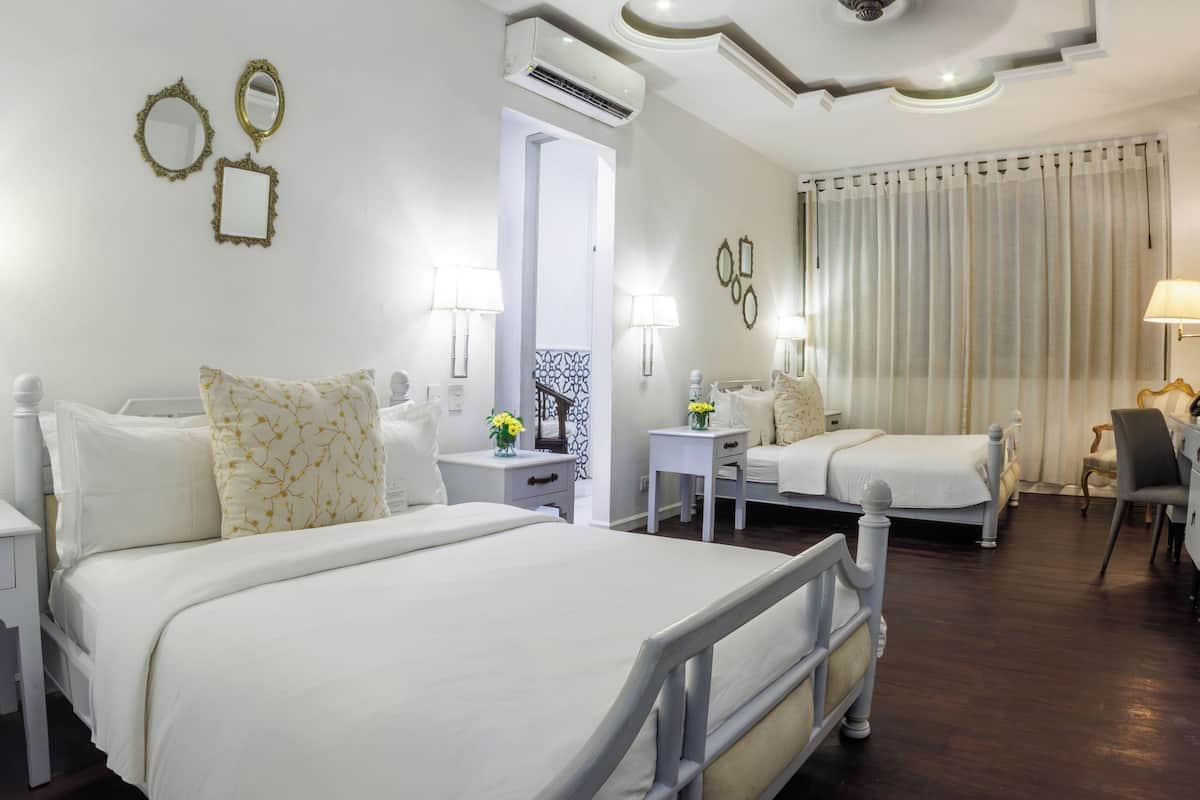 Chambre supérieure, 2 grands lits | Literie de qualité, couette en duvet, minibar, coffre-fort