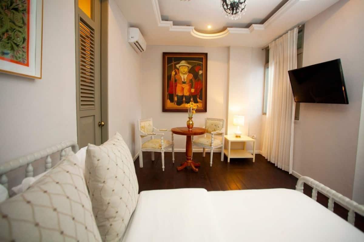 Superior Room, 1 Queen Bed | 1 bedroom, premium bedding, down duvets, minibar