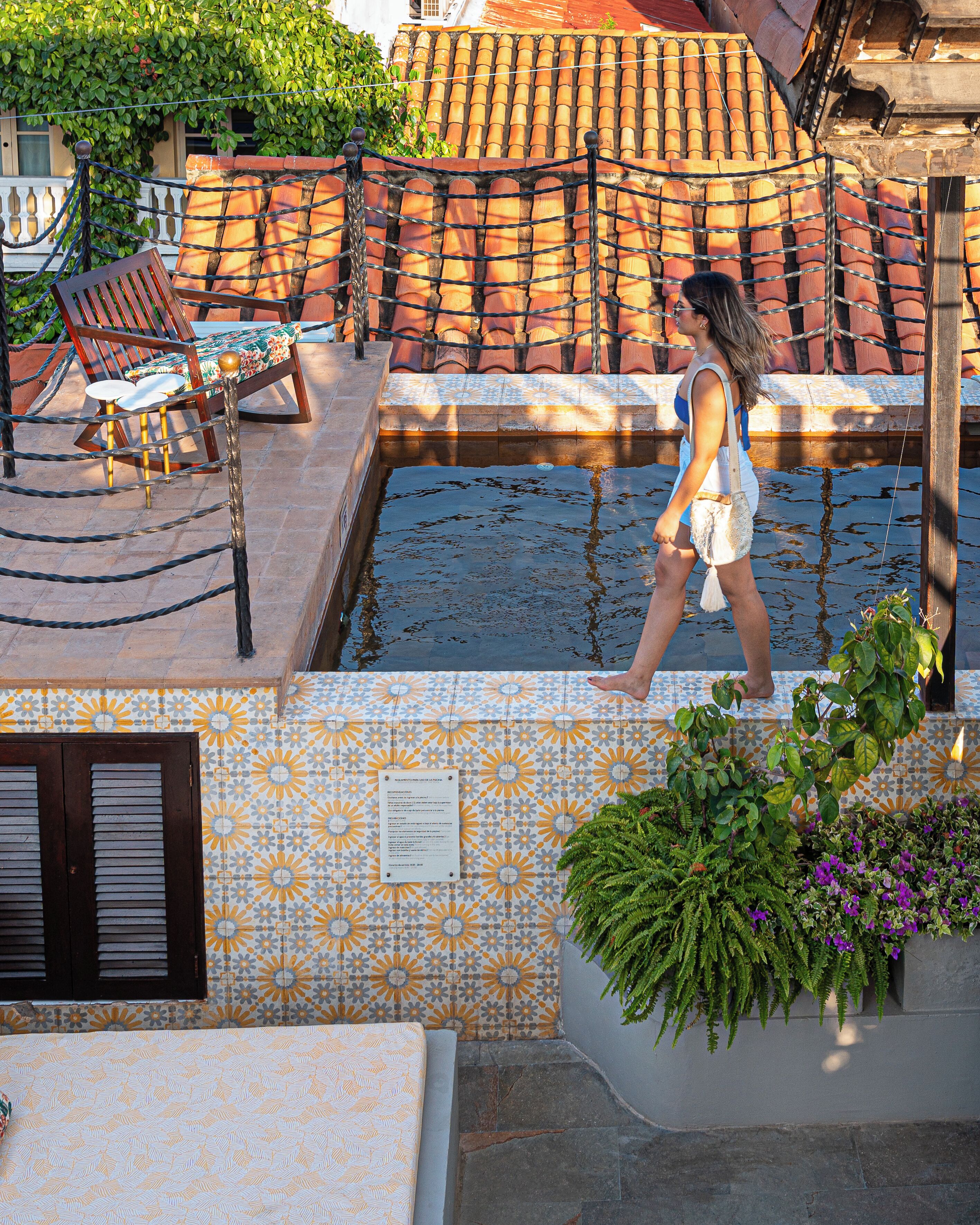 outdoor pool, pool loungers