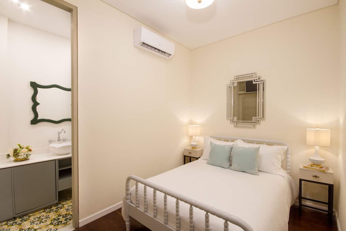 1 habitación, ropa de cama de alta calidad, cubrecamas y minibar