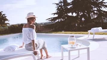 Outdoor pool, sun loungers